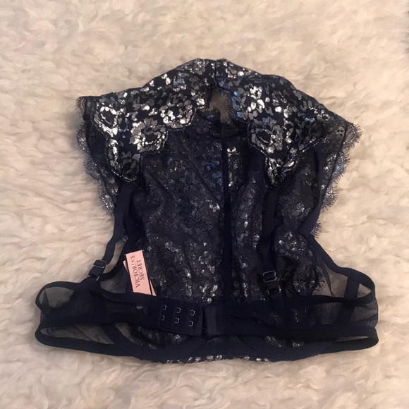 Pink vs bra - Picture 3 of 5